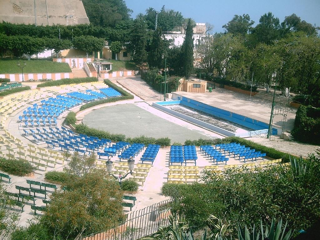 ORAN 04 2007 16 LE THEATRE DE VERDURE DU PETIT VICHY.JPG